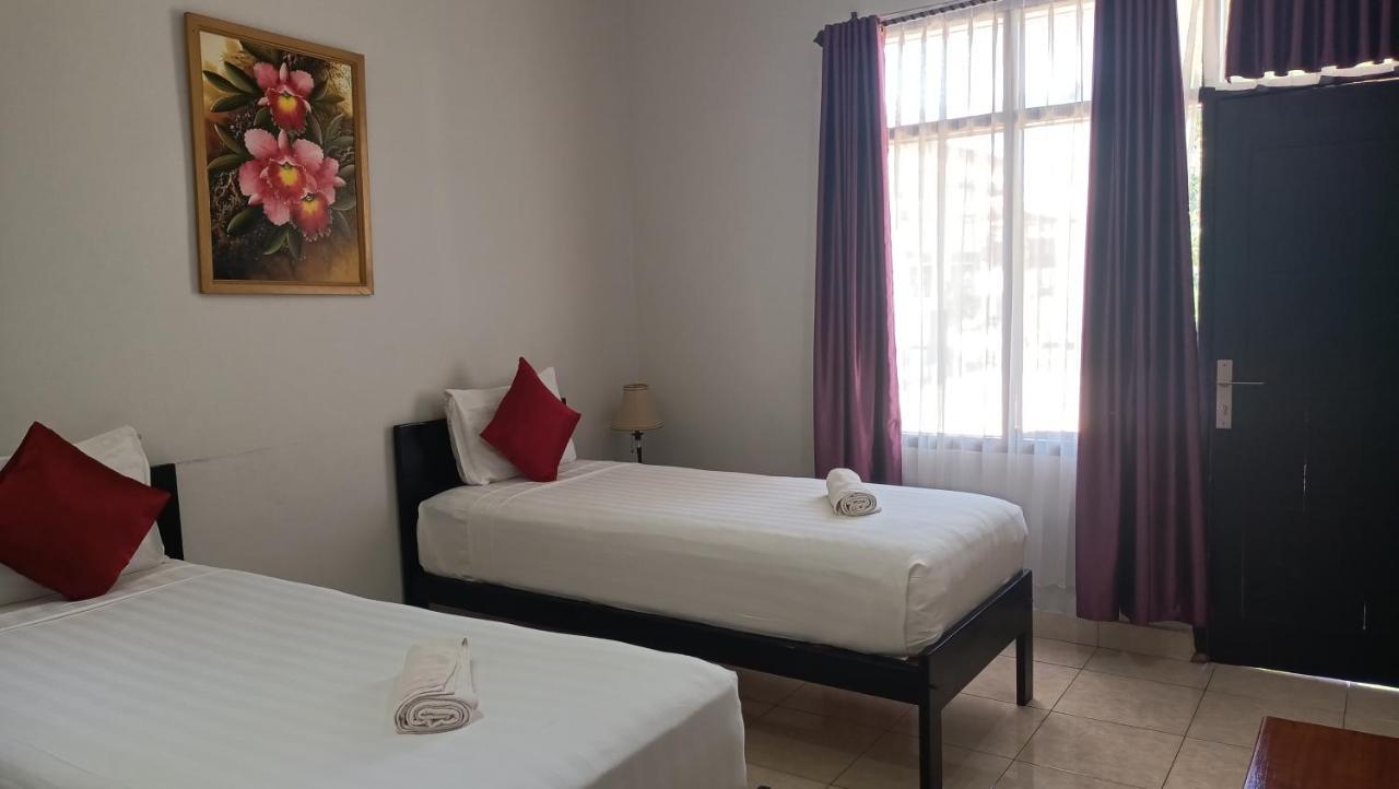 Cahaya Adrian Near Komodo Airport Labuan Bajo Ngoại thất bức ảnh