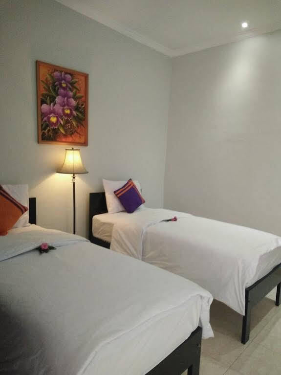 Cahaya Adrian Near Komodo Airport Labuan Bajo Ngoại thất bức ảnh